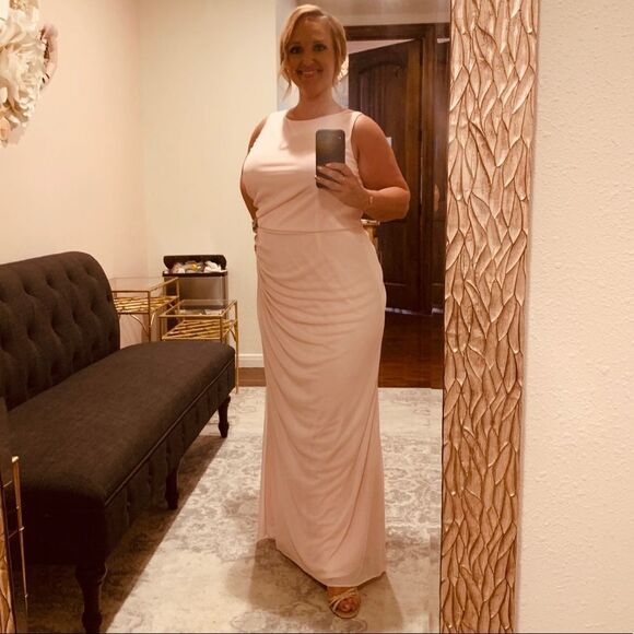 David's Bridal F19946 Petal Bridesmaid Dress - 14 - Picture 4 of 16